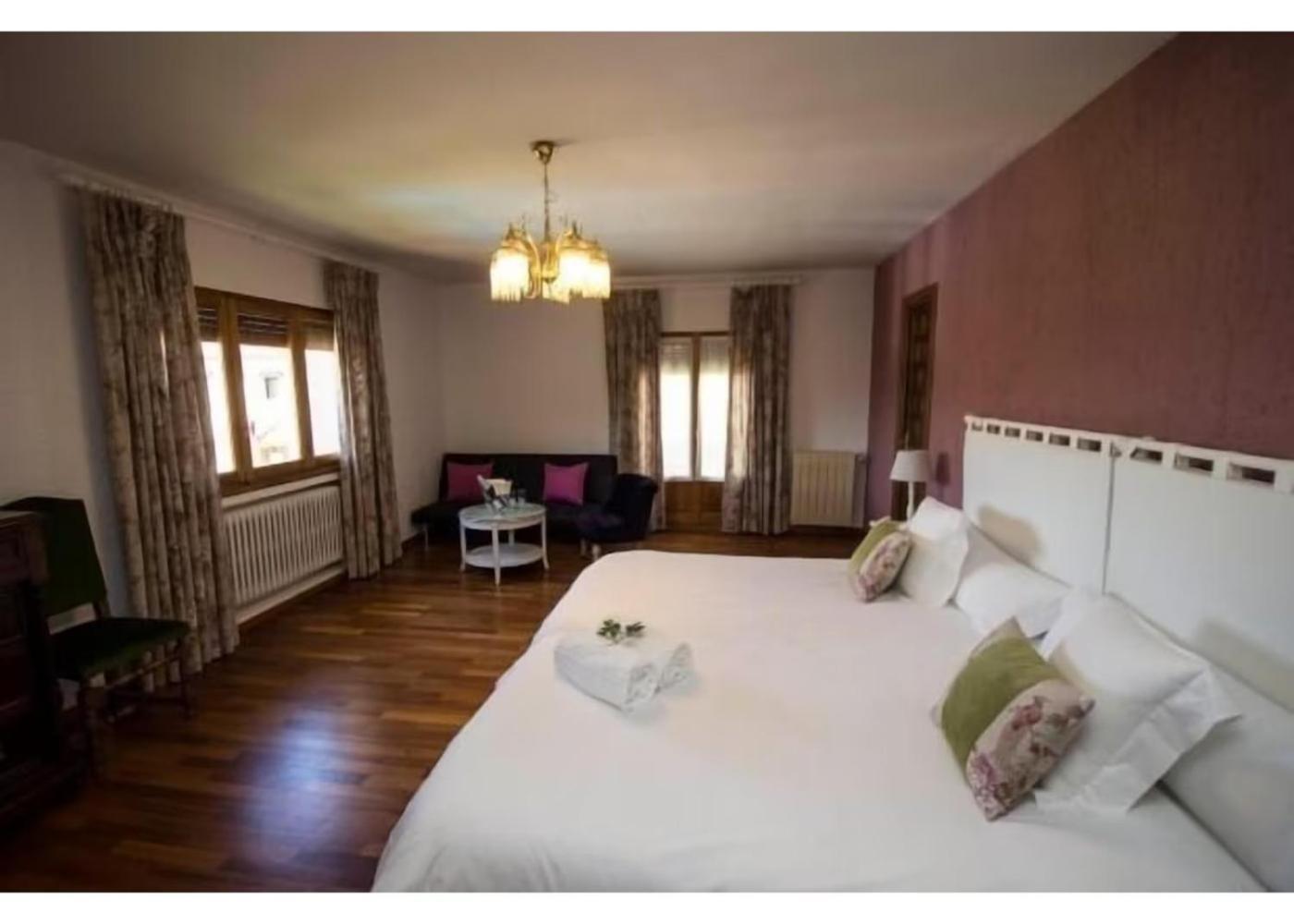 Balcon De Pilatos Villa Palazuelos de Eresma Kültér fotó